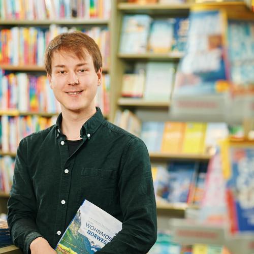 Foto einer Buchhändler*in
